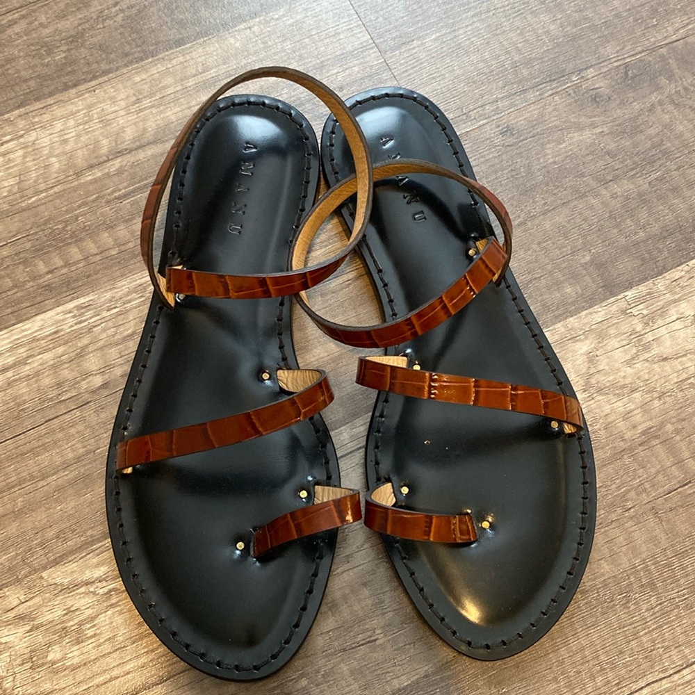 Amanu sandals